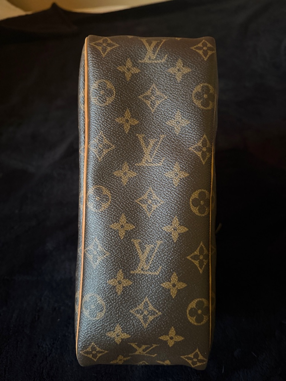 Louis Vuitton Monogram Satchel/Crossbody - Picture 5 of 16